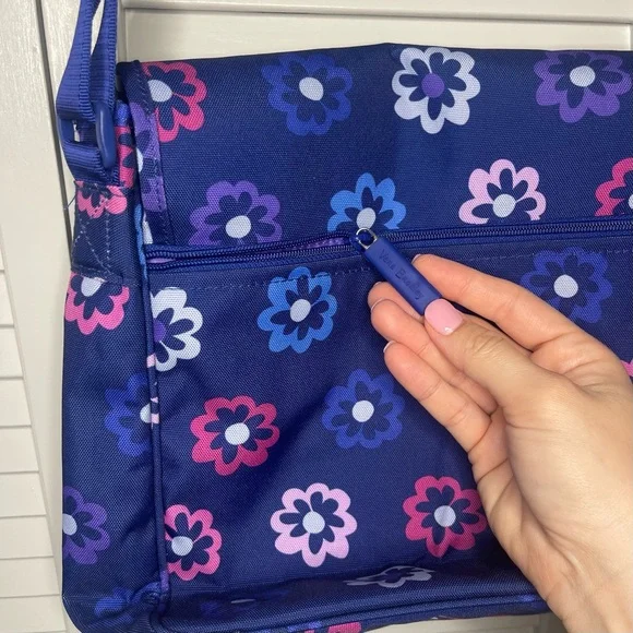 Vera Bradley Ellie Flowers Pattern Floral Messenger Bag - Picture 4 of 9